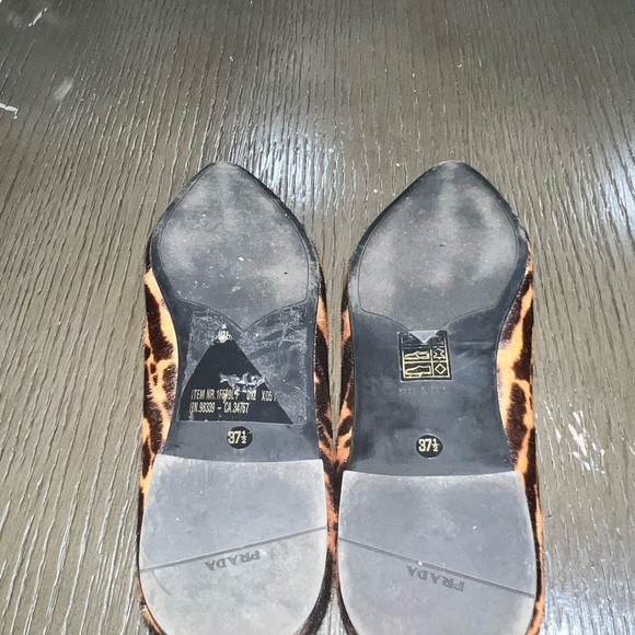 Prada leopard print flats 37 1/2 preowned excellent condition. Authentic - Picture 6 of 8